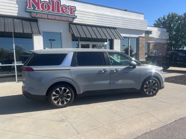 used 2024 Kia Carnival car, priced at $32,883