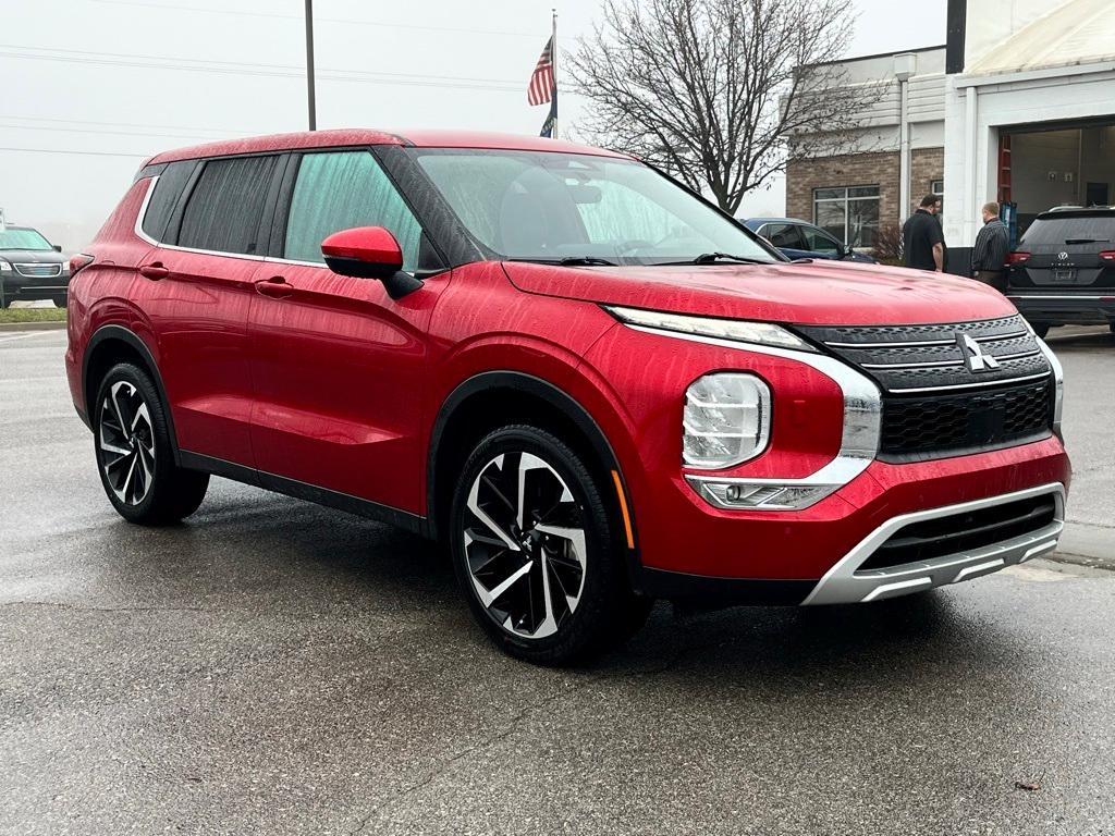 used 2024 Mitsubishi Outlander car, priced at $27,361