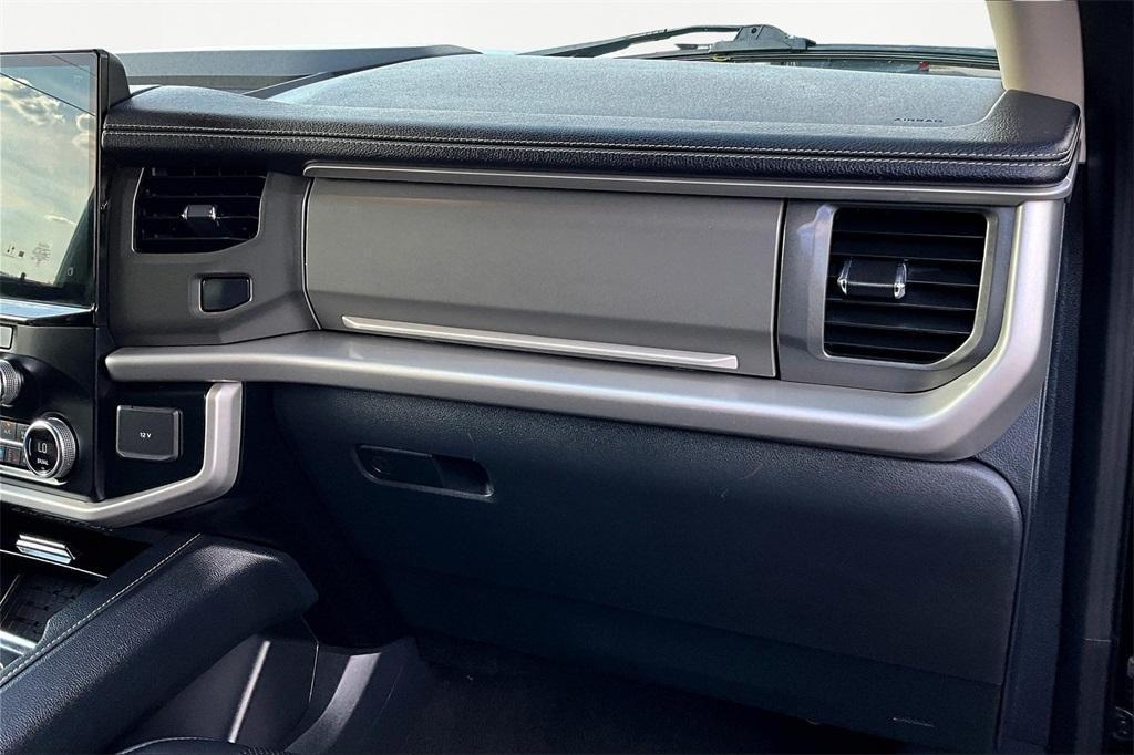 used 2024 Ford Expedition car, priced at $50,565