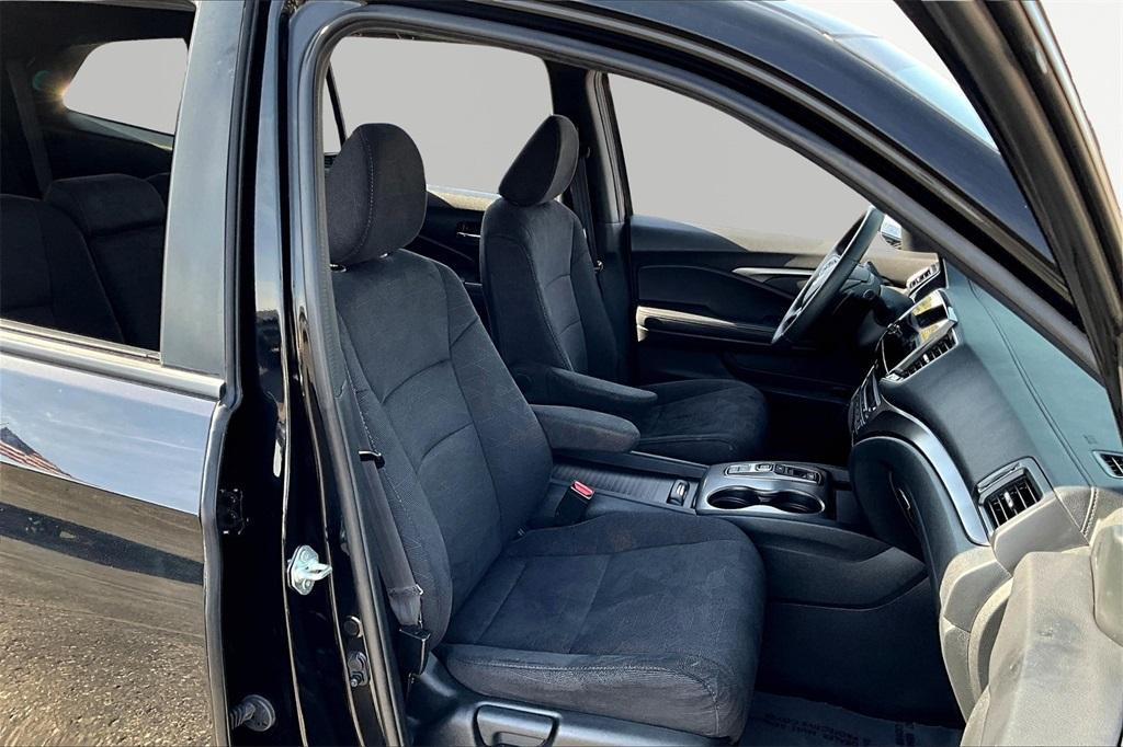 used 2022 Honda Pilot car, priced at $28,498