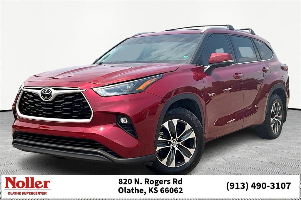used 2022 Toyota Highlander car, priced at $35,803