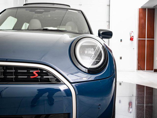 new 2025 MINI Hardtop car, priced at $39,295