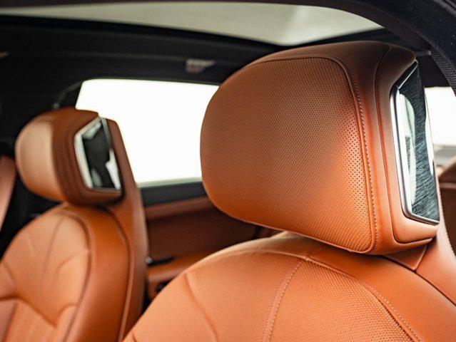 new 2025 BMW 760 car, priced at $133,250