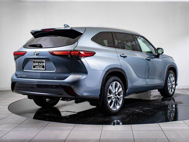 used 2023 Toyota Highlander car, priced at $42,998
