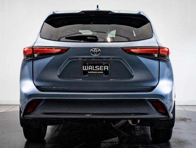 used 2023 Toyota Highlander car, priced at $42,998