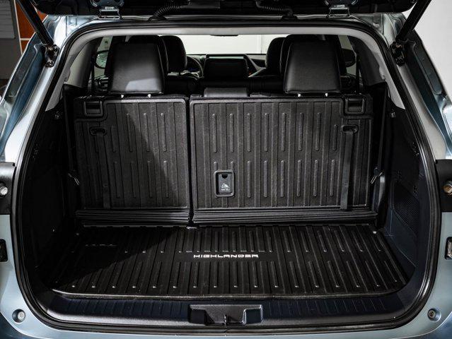 used 2023 Toyota Highlander car, priced at $42,998
