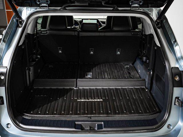 used 2023 Toyota Highlander car, priced at $42,998