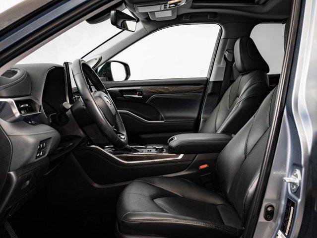 used 2023 Toyota Highlander car, priced at $42,998