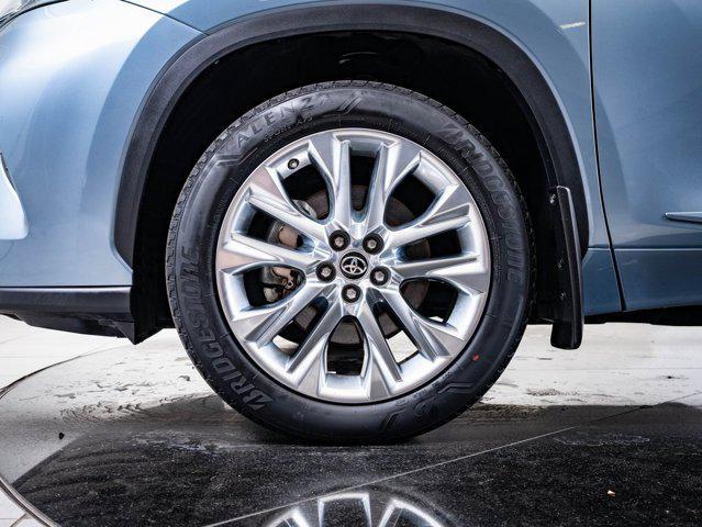 used 2023 Toyota Highlander car, priced at $42,998