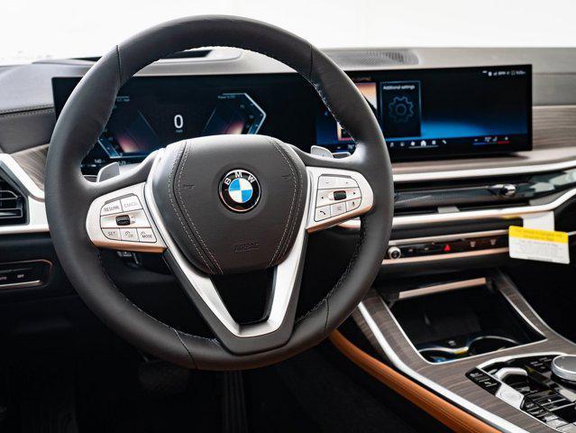 new 2025 BMW X7 car, priced at $95,585