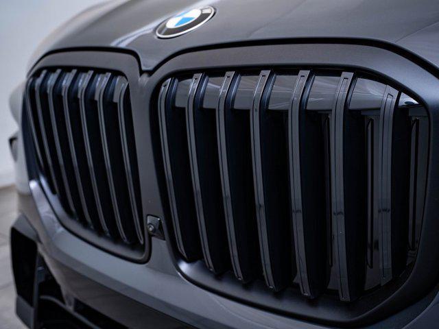 new 2026 BMW X7 car, priced at $102,425