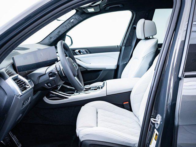 new 2026 BMW X7 car, priced at $102,425