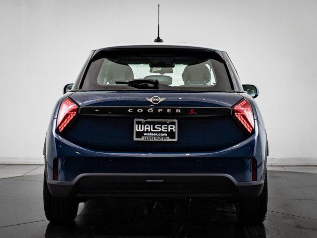 used 2025 MINI Hardtop car, priced at $32,998