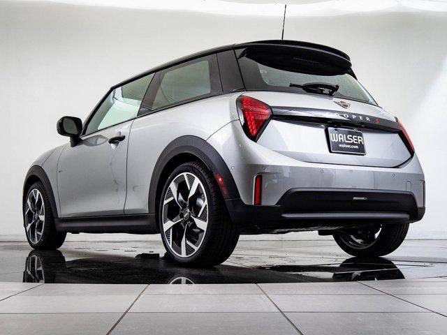 new 2025 MINI Hardtop car, priced at $38,295