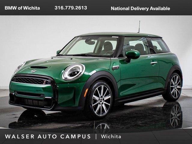 used 2022 MINI Hardtop car, priced at $27,998