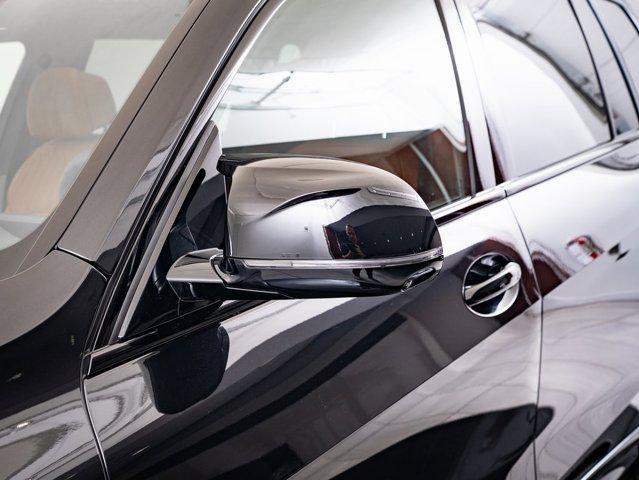 new 2026 BMW X7 car, priced at $120,955