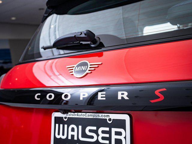 used 2025 MINI Hardtop car, priced at $32,998