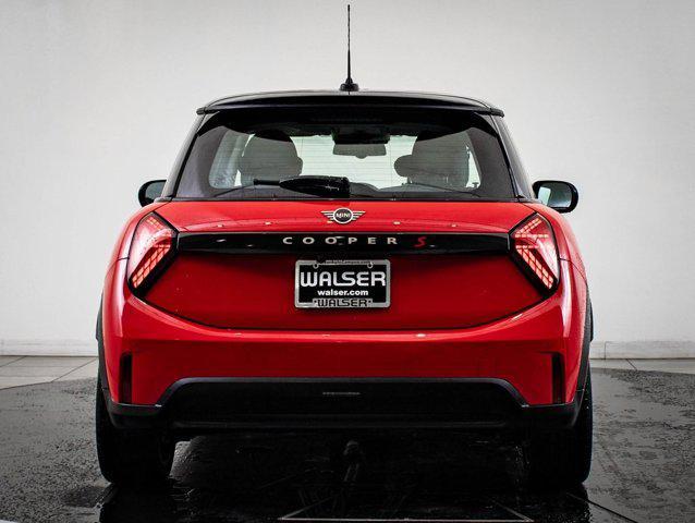 used 2025 MINI Hardtop car, priced at $32,998