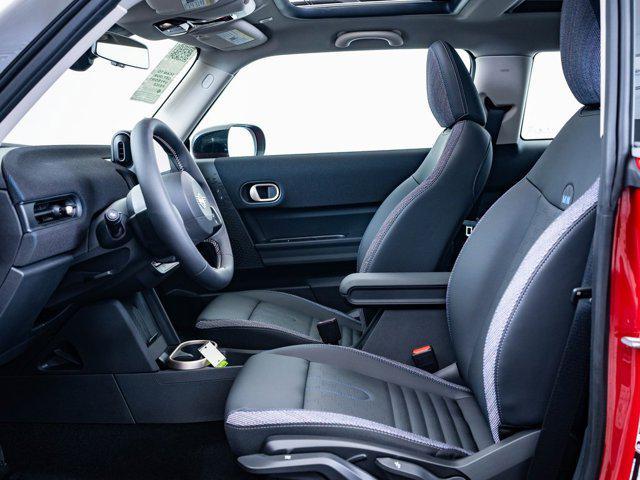 used 2025 MINI Hardtop car, priced at $32,998