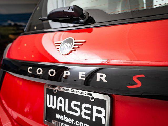 new 2025 MINI Hardtop car, priced at $38,475