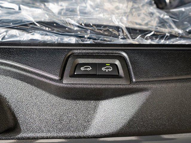 new 2026 BMW X7 car, priced at $128,835