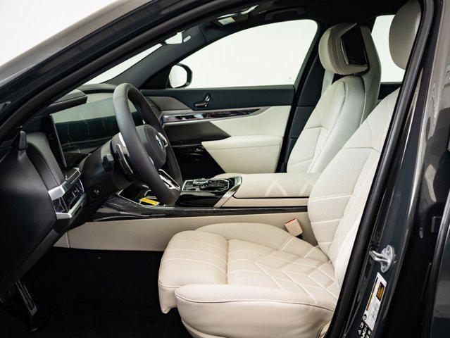 new 2025 BMW 760 car, priced at $131,470