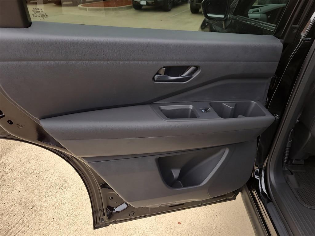 new 2025 Nissan Pathfinder car, priced at $37,922