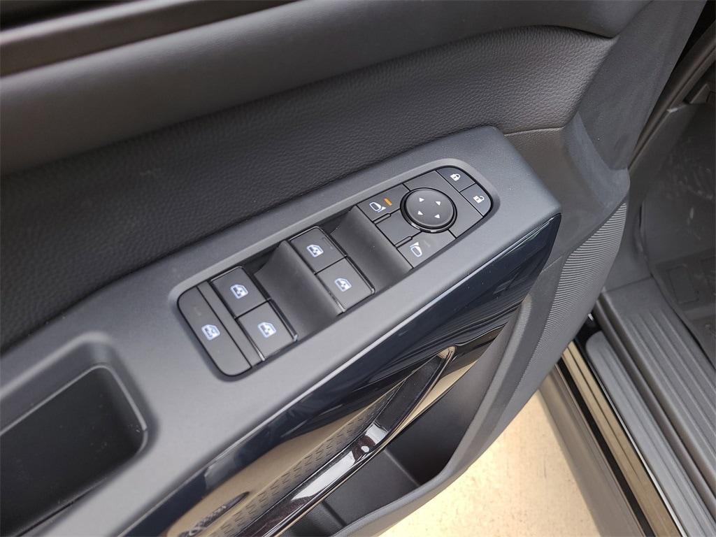 new 2025 Nissan Pathfinder car, priced at $37,922