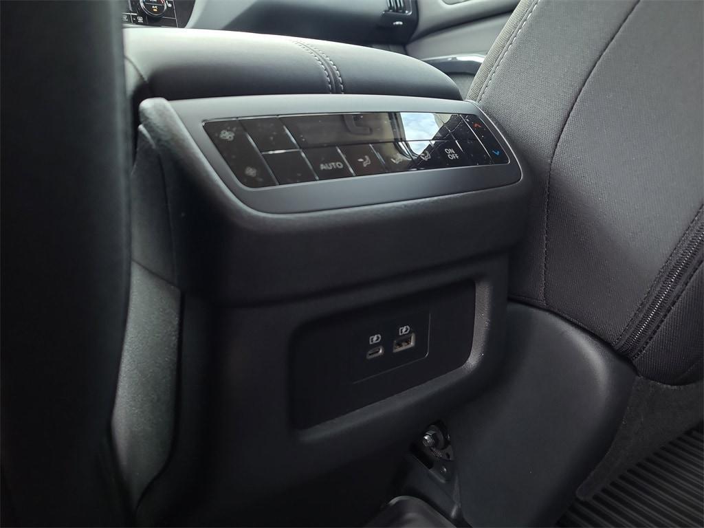 new 2025 Nissan Pathfinder car, priced at $37,922