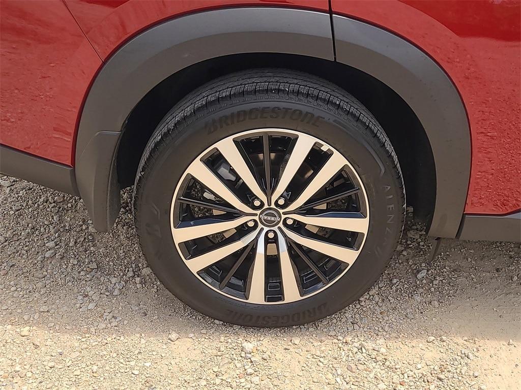 new 2025 Nissan Pathfinder car, priced at $51,990