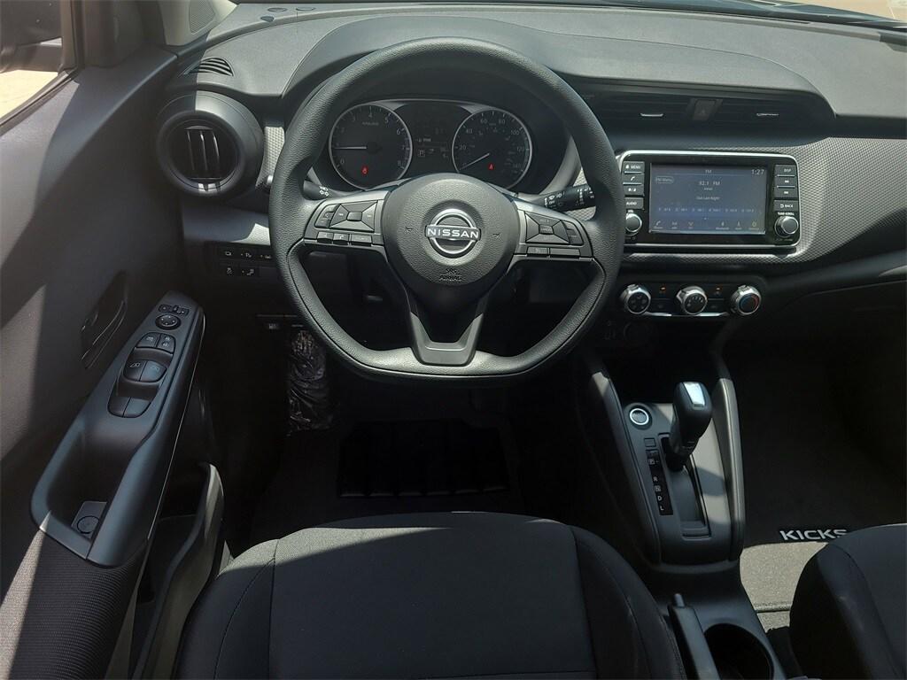 new 2025 Nissan Kicks Play car, priced at $23,960