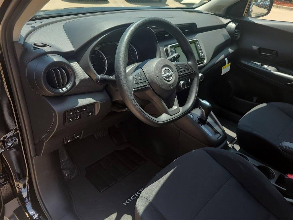 new 2025 Nissan Kicks Play car, priced at $23,960