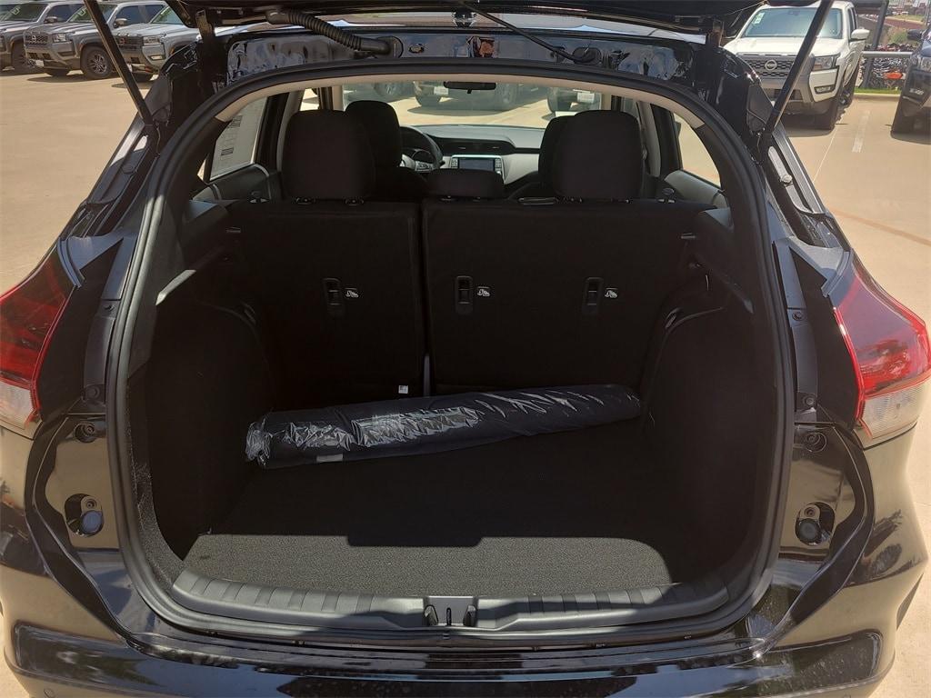 new 2025 Nissan Kicks Play car, priced at $23,960