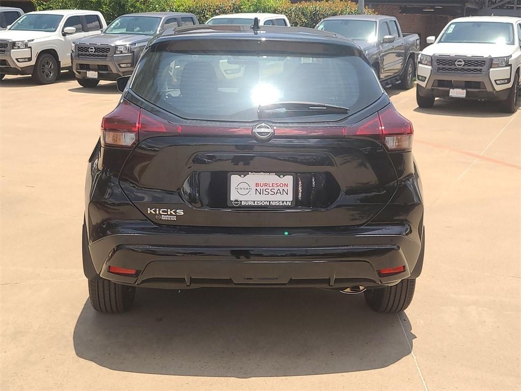 new 2025 Nissan Kicks Play car, priced at $23,960