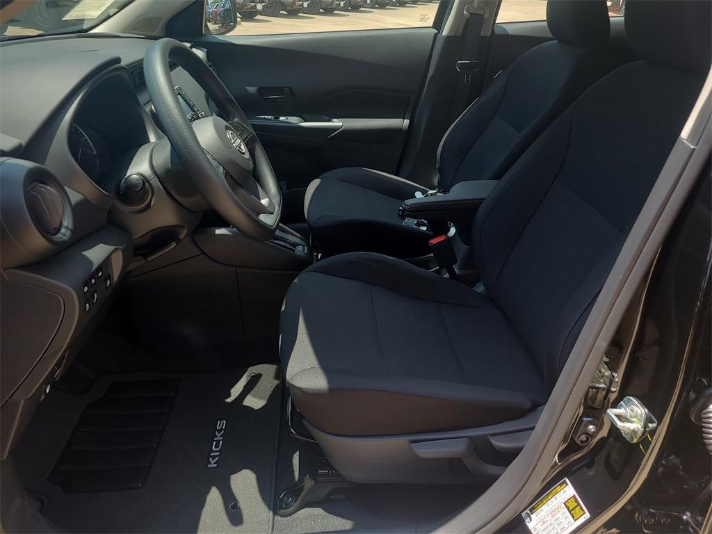 new 2025 Nissan Kicks Play car, priced at $23,960