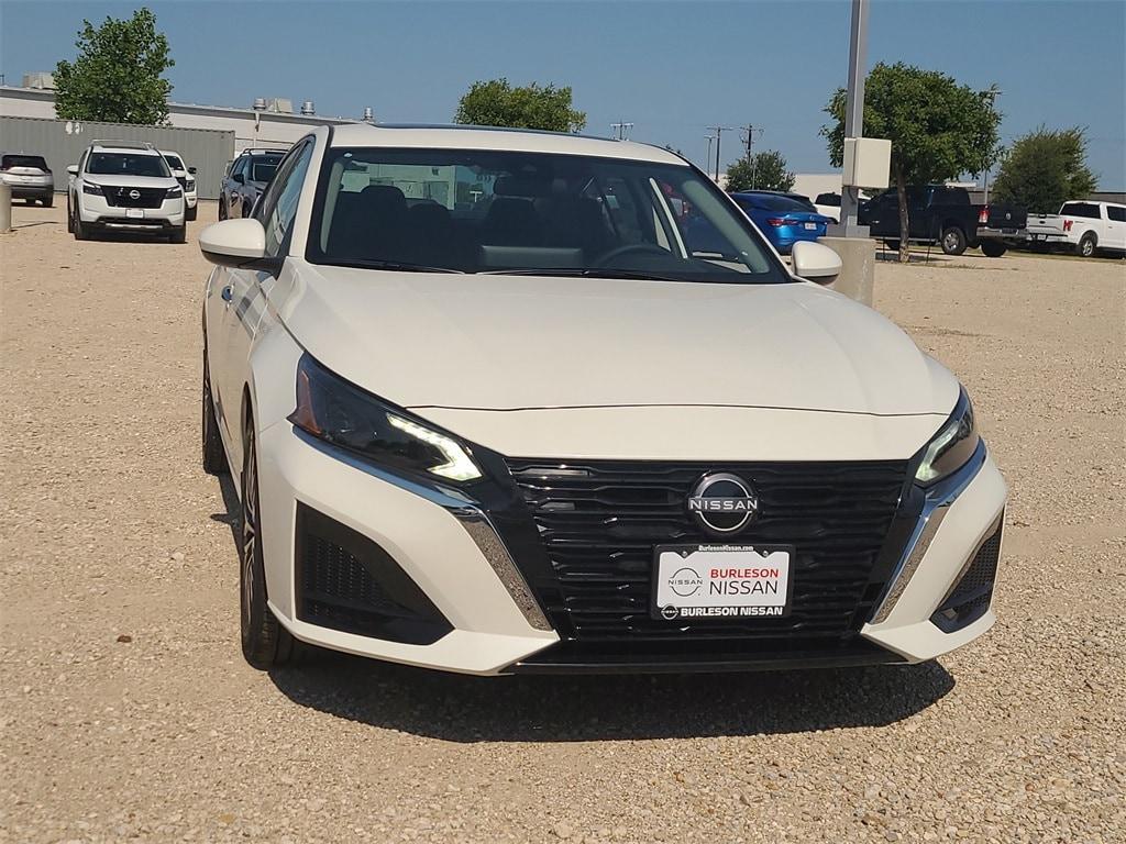 new 2025 Nissan Altima car, priced at $30,401