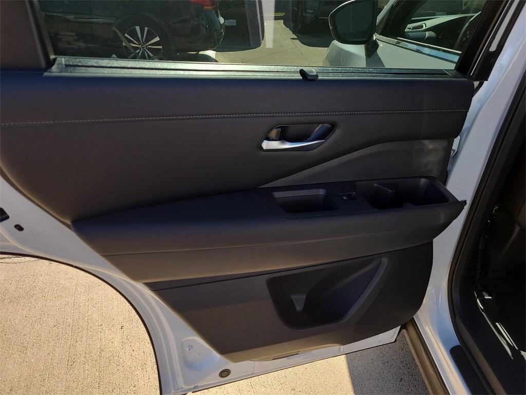 new 2025 Nissan Pathfinder car, priced at $37,034