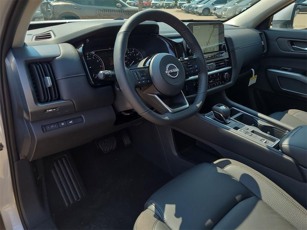 new 2025 Nissan Pathfinder car, priced at $40,425