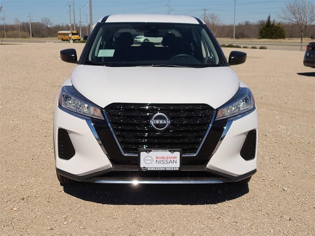 new 2025 Nissan Kicks car, priced at $22,857