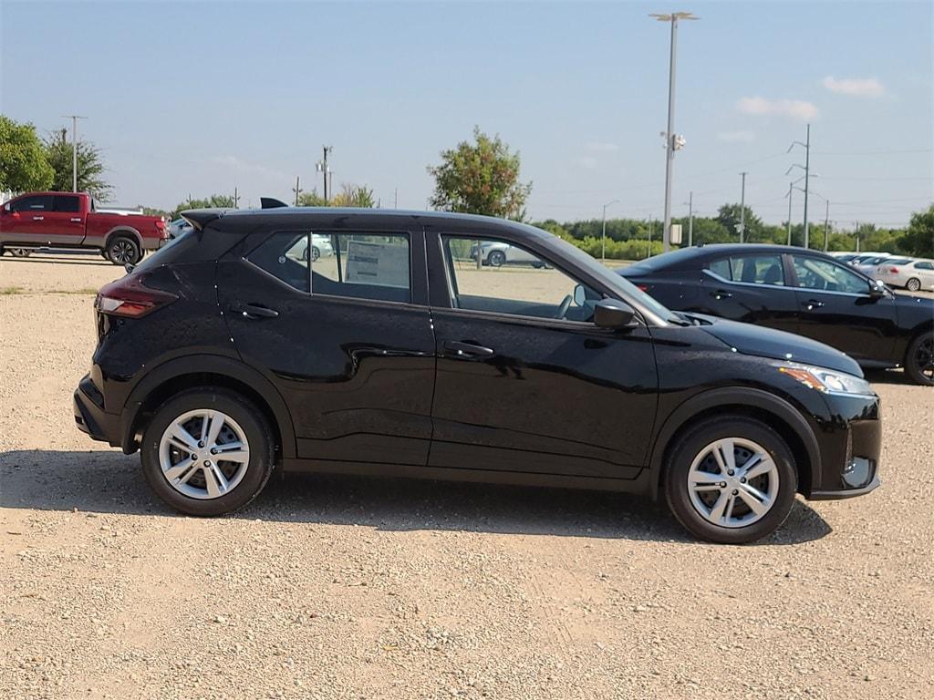 new 2025 Nissan Kicks Play car, priced at $20,848