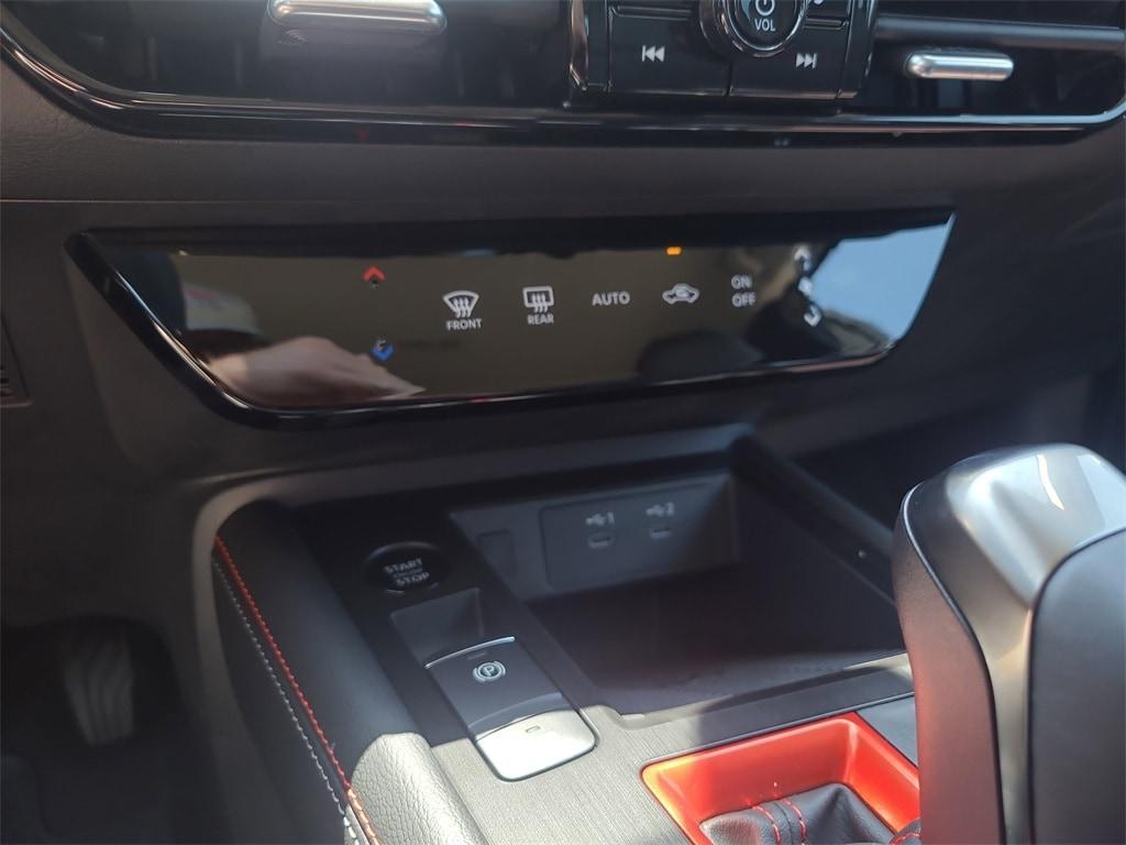 new 2025 Nissan Kicks car, priced at $29,265