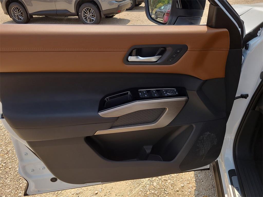 new 2025 Nissan Pathfinder car, priced at $48,947