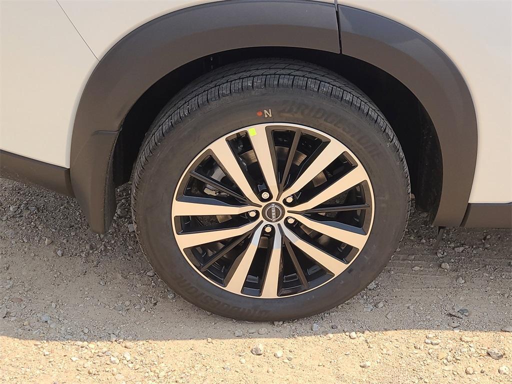 new 2025 Nissan Pathfinder car, priced at $48,947