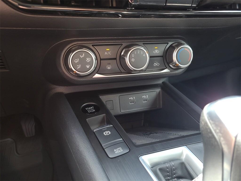 new 2025 Nissan Kicks car, priced at $24,757