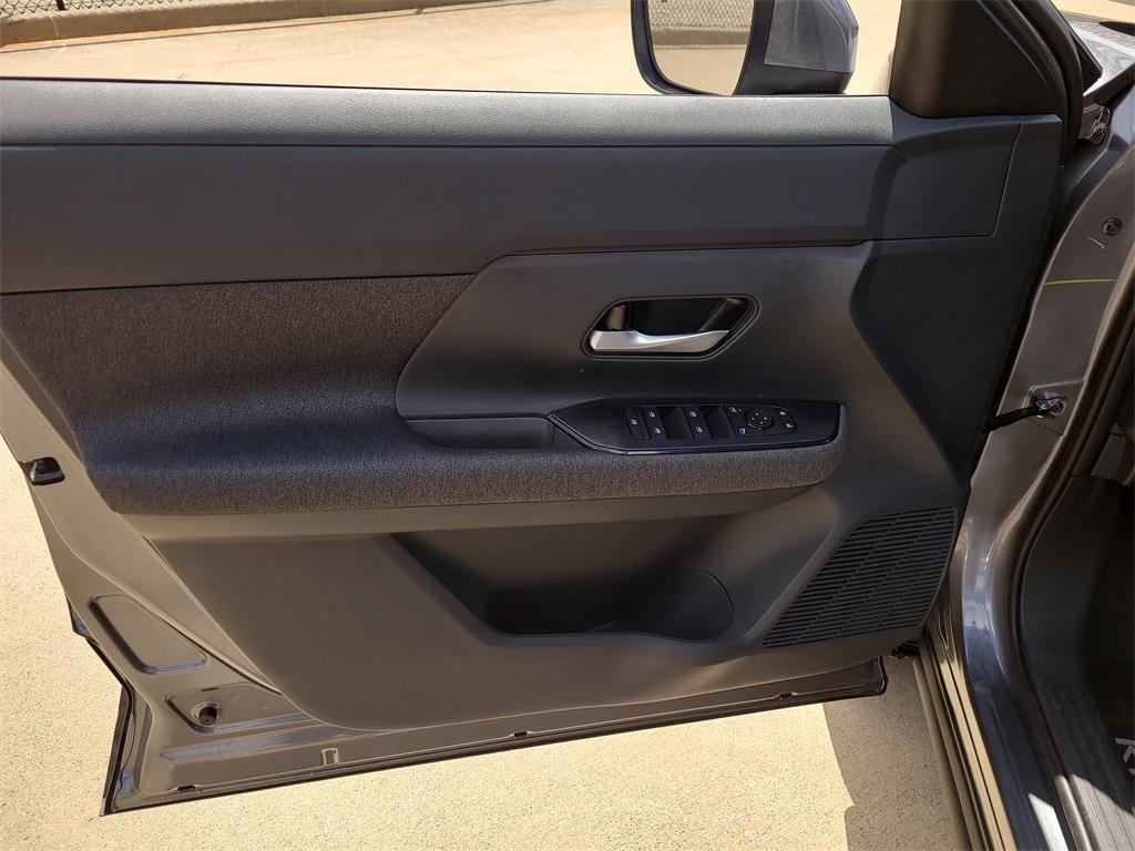 new 2025 Nissan Kicks car, priced at $24,757