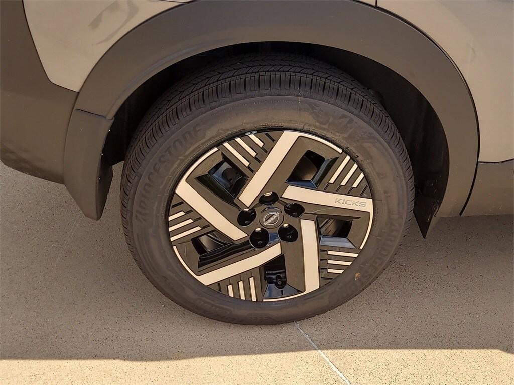 new 2025 Nissan Kicks car, priced at $24,757