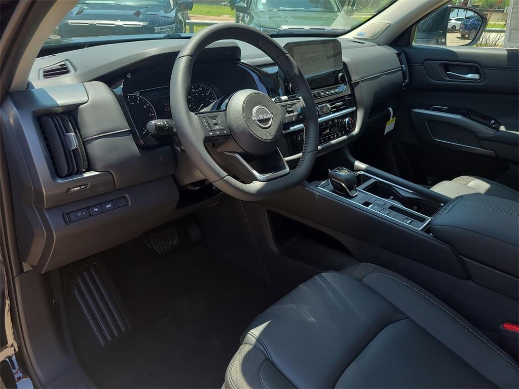 new 2025 Nissan Pathfinder car, priced at $43,075