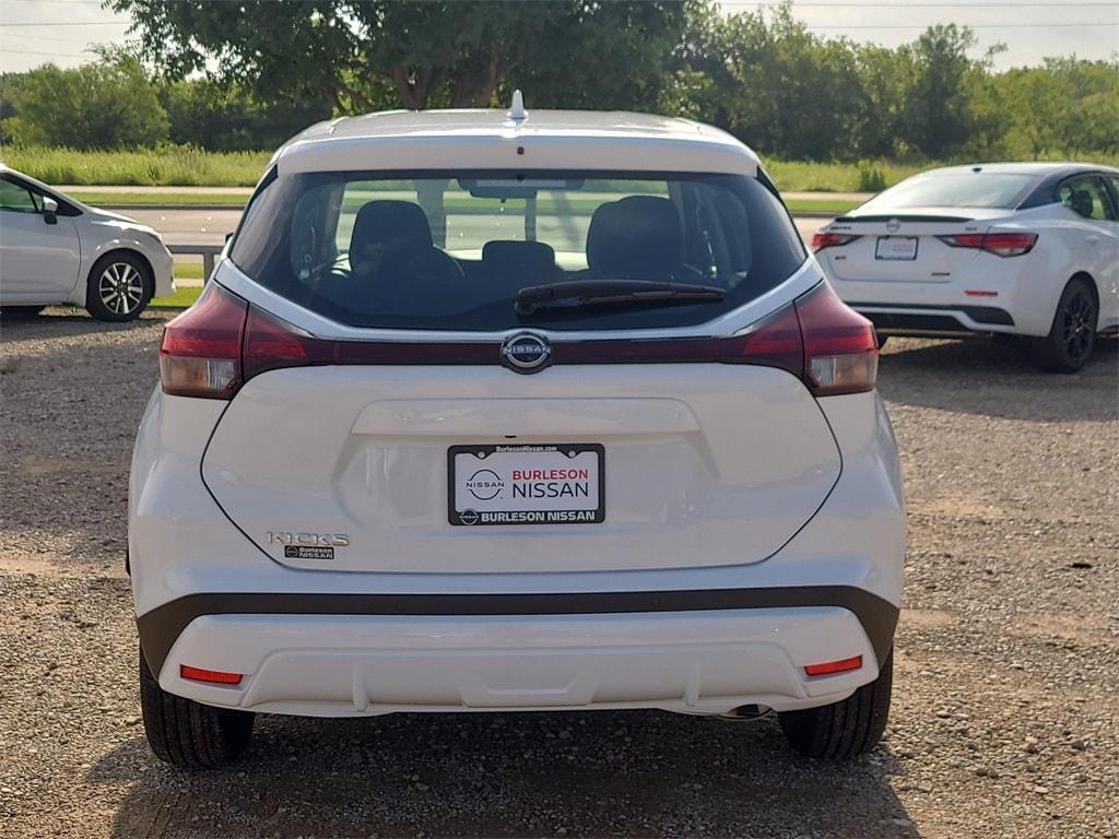 new 2025 Nissan Kicks Play car, priced at $23,275