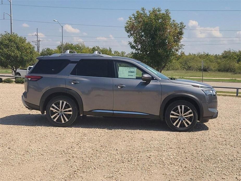 new 2024 Nissan Pathfinder car, priced at $45,177