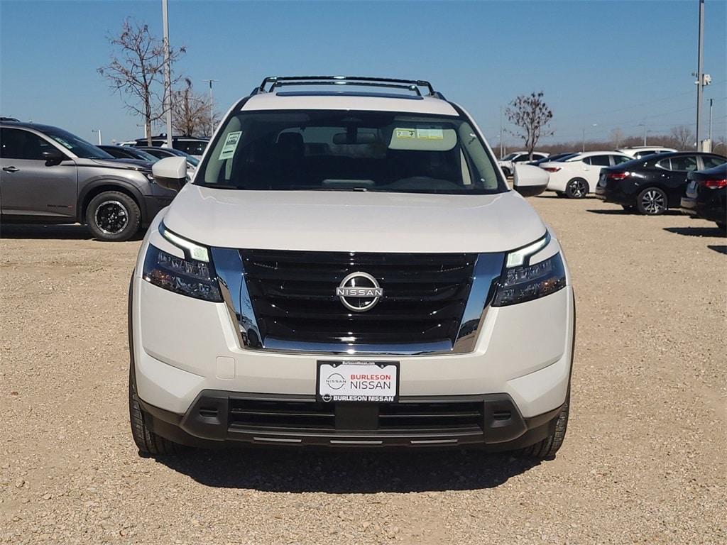 new 2025 Nissan Pathfinder car, priced at $40,083